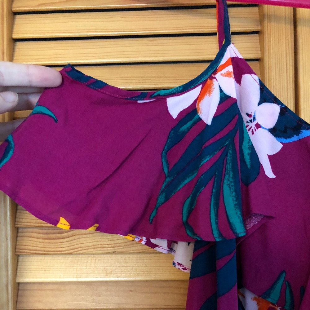 Old Navy Floral Tank Top - Picture 3 of 4